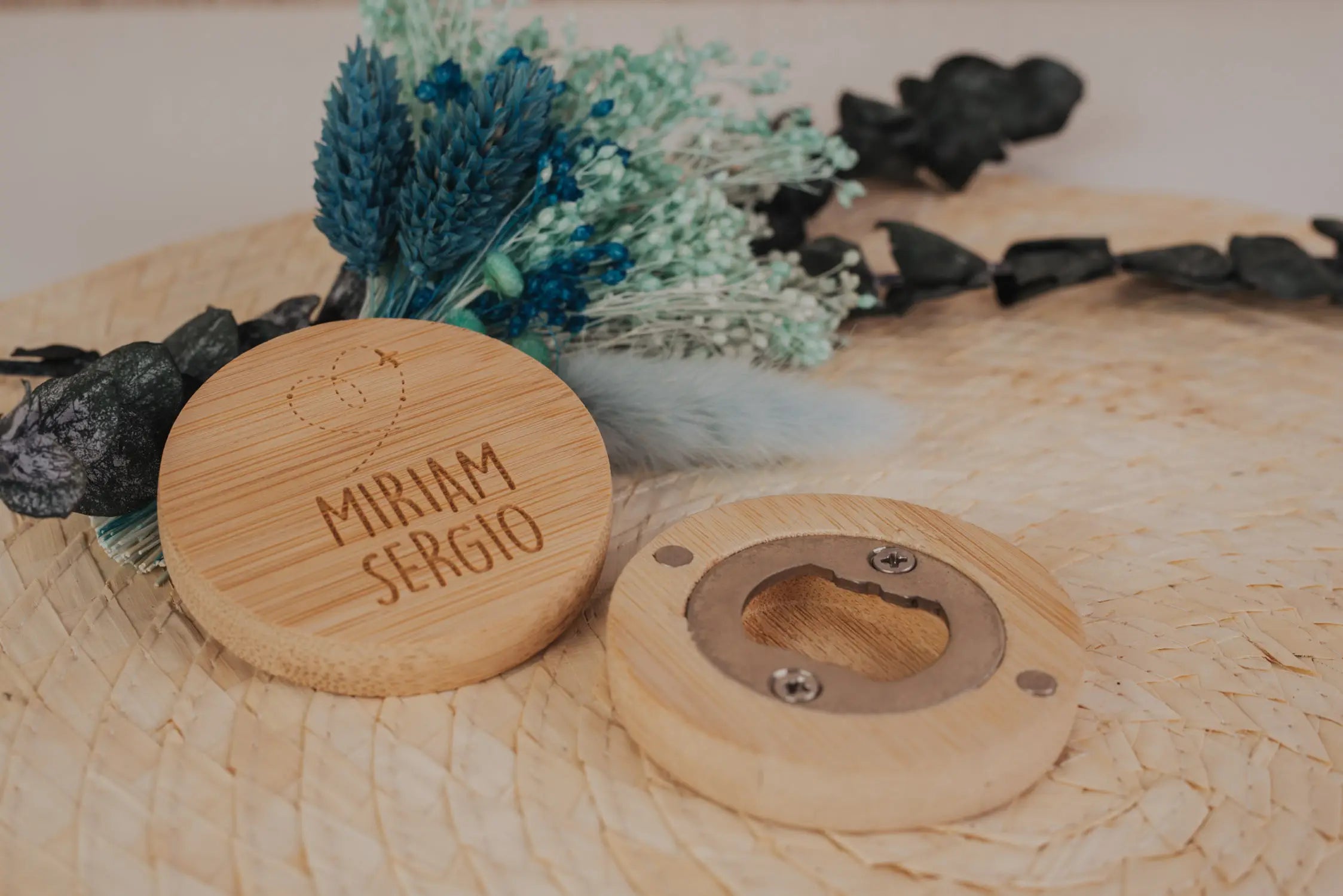 Abrebotellas Bambú "Nuestra Boda Viajera"