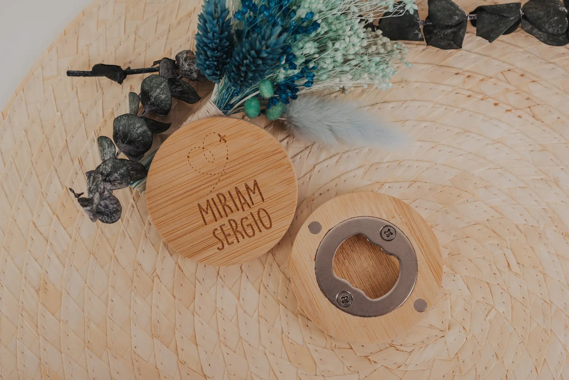 Abrebotellas Bambú "Nuestra Boda Viajera"