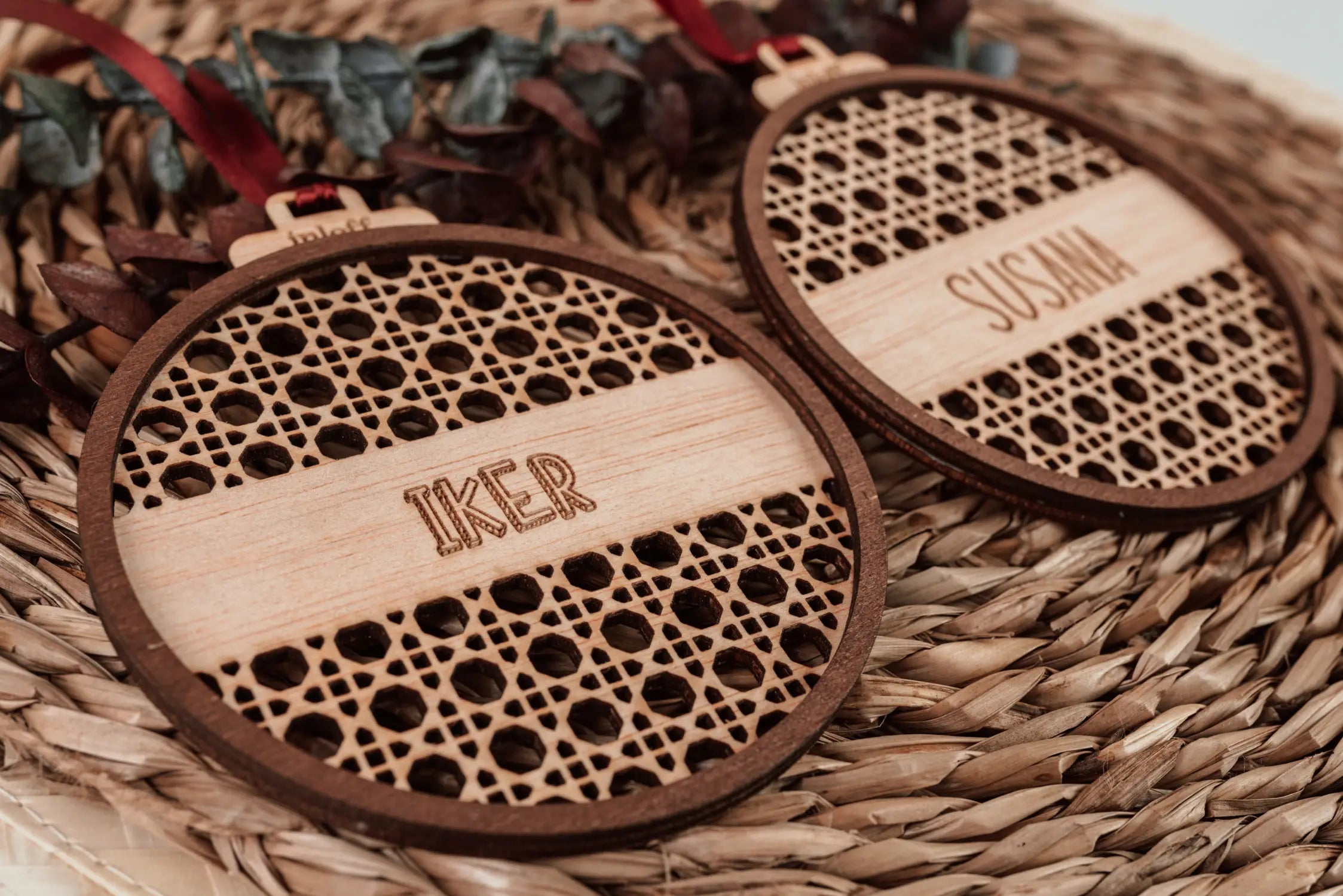 BOLA DE NAVIDAD RATÁN "NOMBRE"