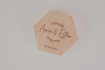PORTA ALIANZAS HEXAGONAL "NUESTRA BODA VINTAGE"