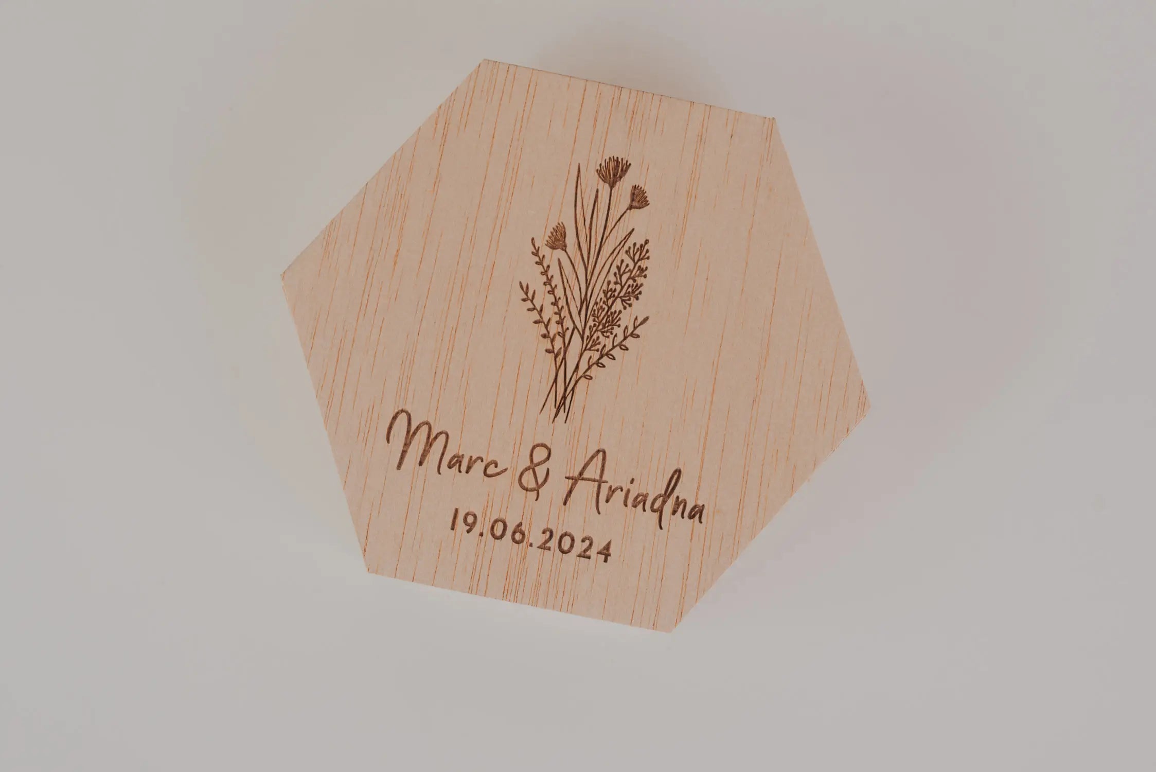 PORTA ALIANZAS HEXAGONAL "NUESTRA BODA VINTAGE"