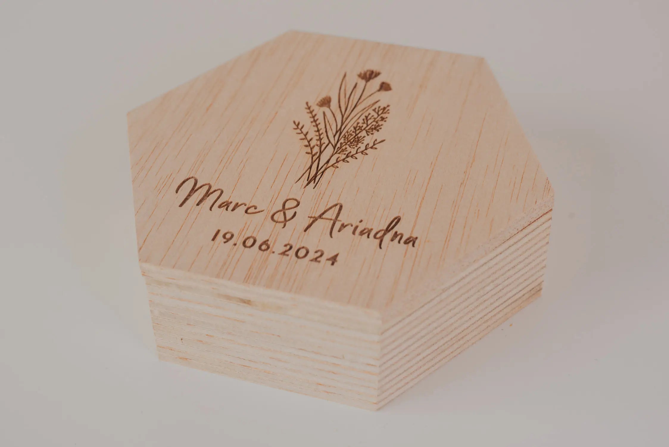 PORTA ALIANZAS HEXAGONAL "NUESTRA BODA VINTAGE"