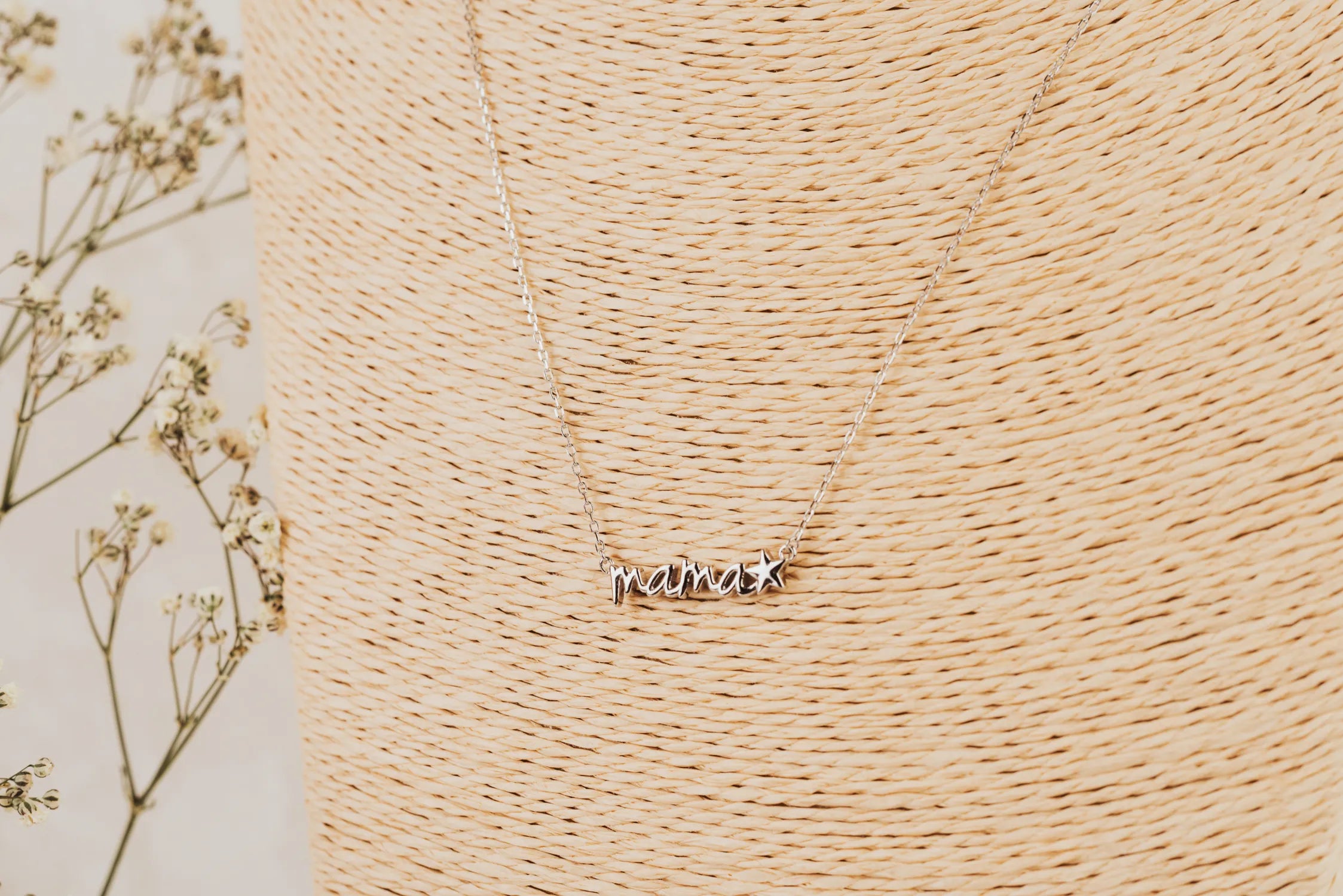 COLLAR DE PLATA “TE QUIERO MAMÁ”