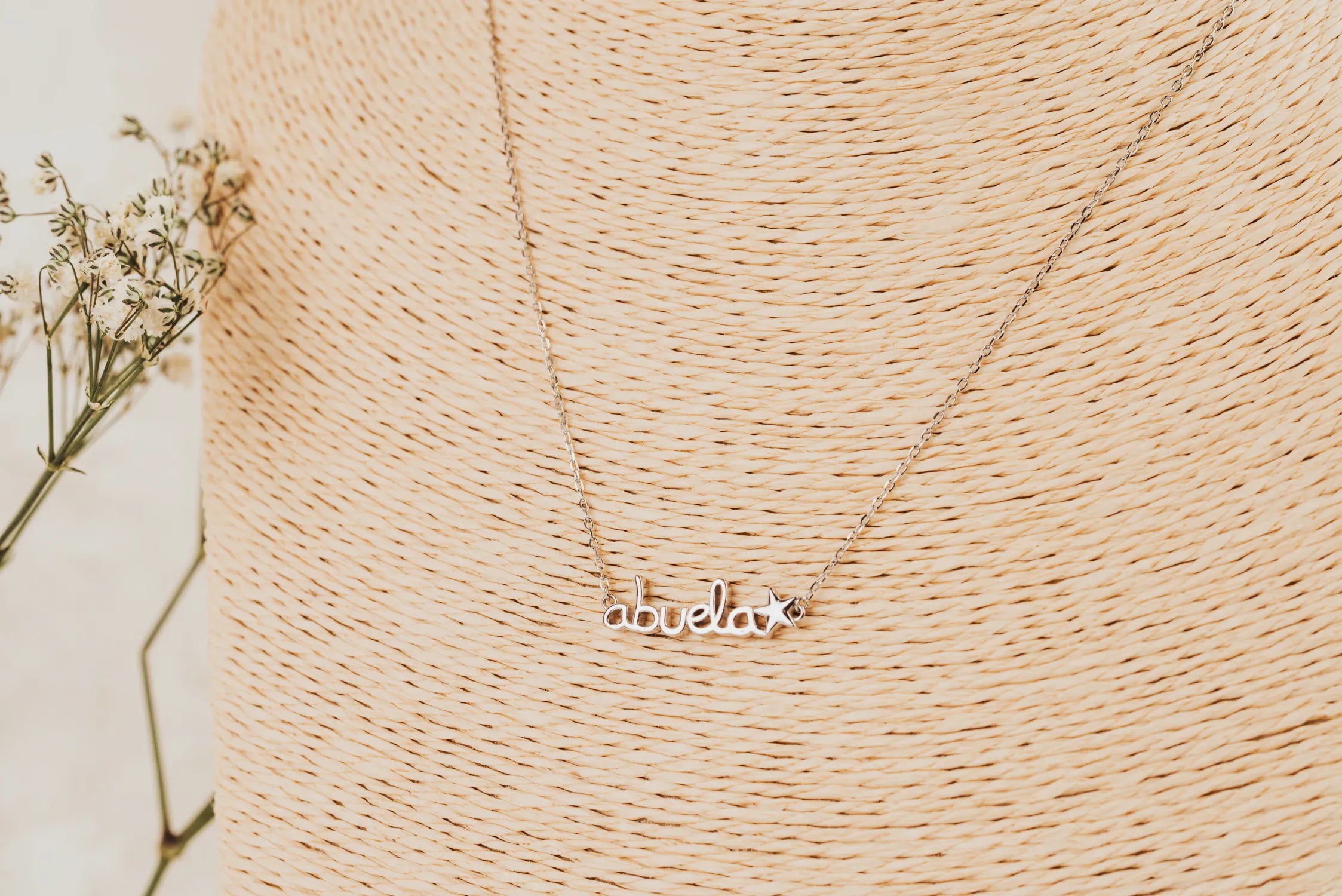 COLLAR DE PLATA “TE QUIERO ABUELA”