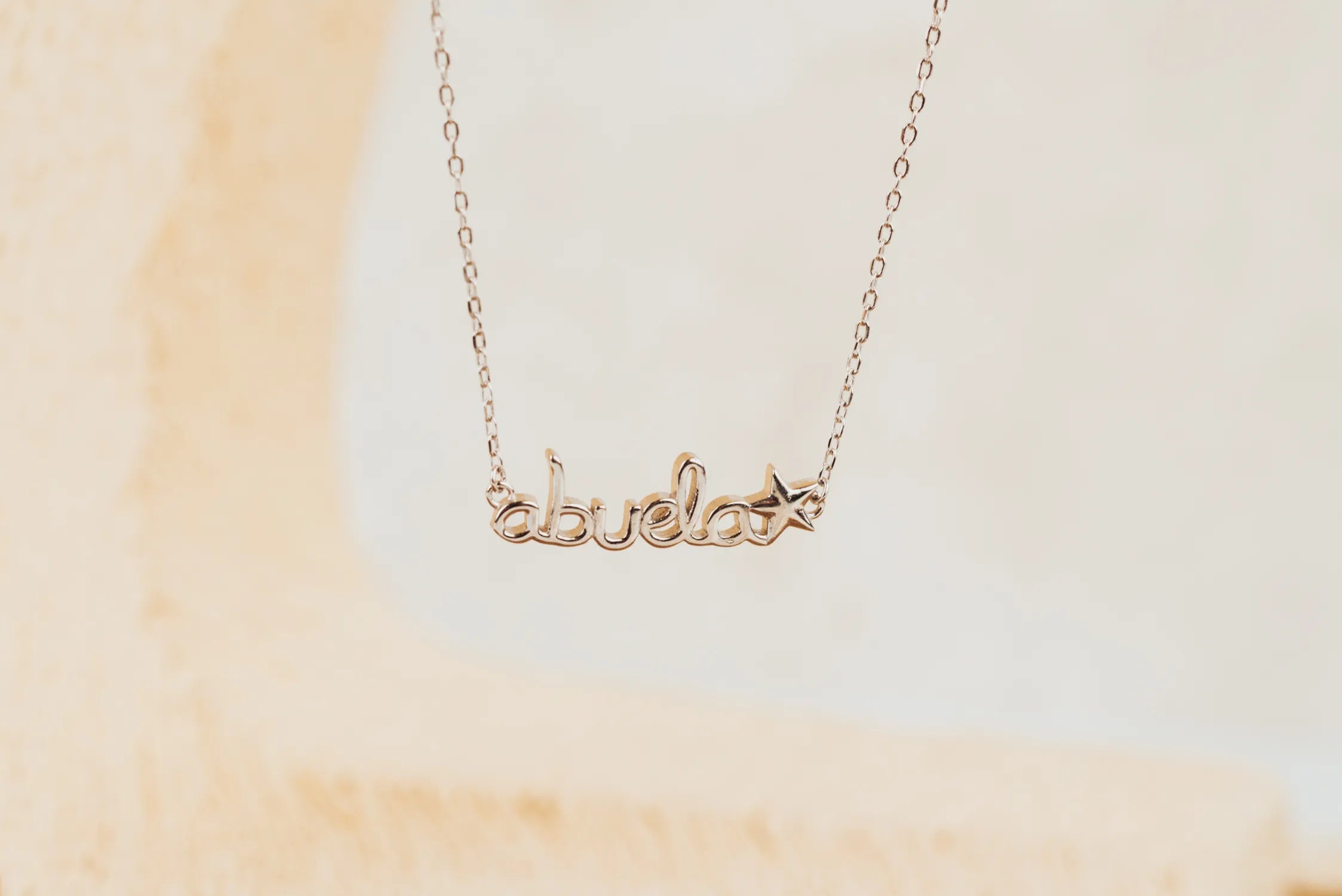 COLLAR DE PLATA “TE QUIERO ABUELA”