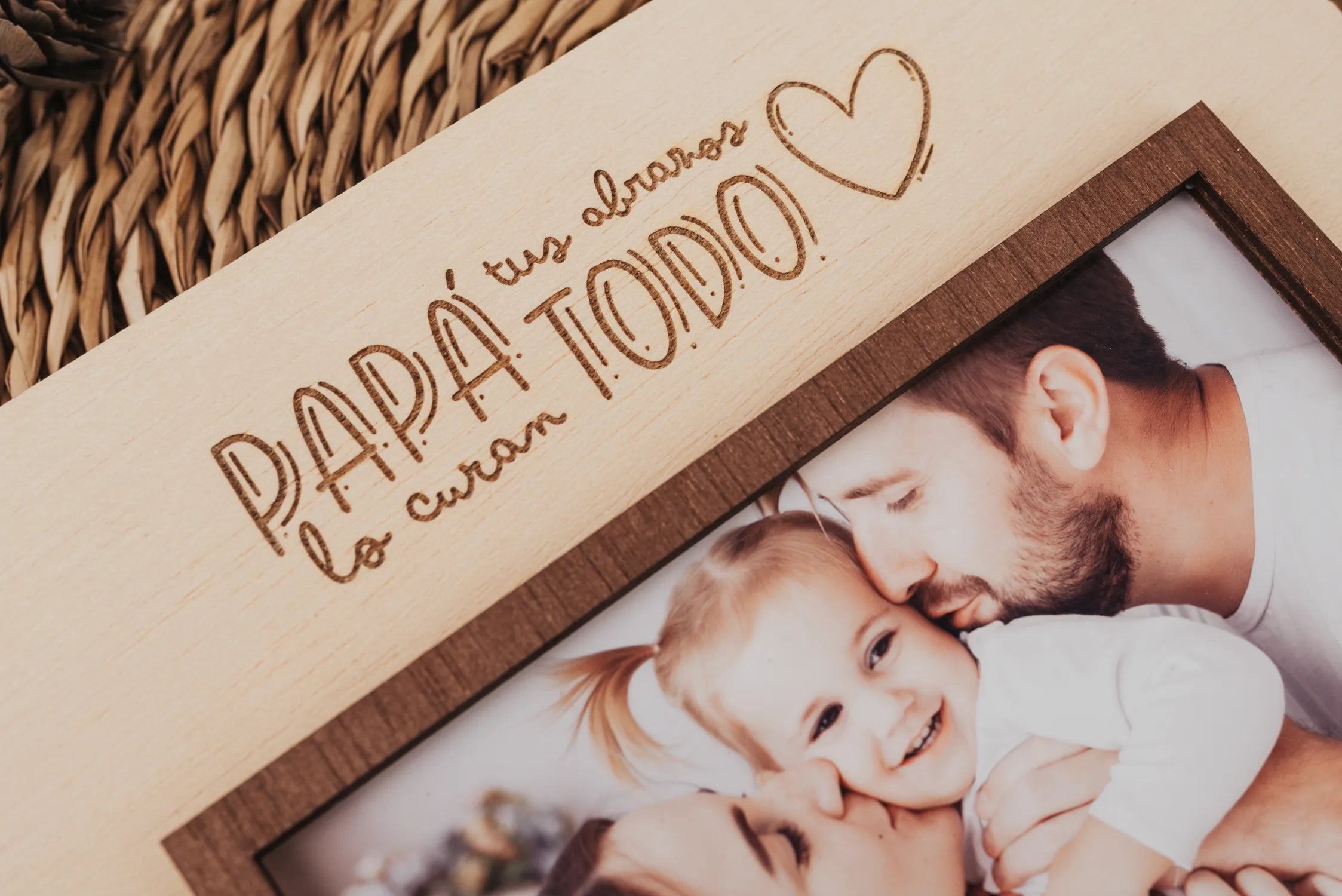 MARCO FOTOS "LOS ABRAZOS DE PAPÁ"